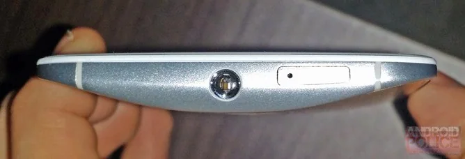 Leaked Photos Of A Motorola Pre-Production Device: This May Be The Moto X+1